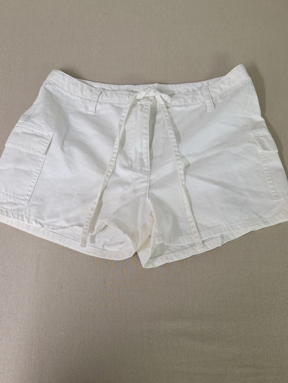 1980s Express White Drawstring Cargo Pocket Women’s Shorts Size 7/8